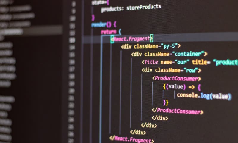 Tailwind CSS vs CSS tradycyjny - co wybrać?